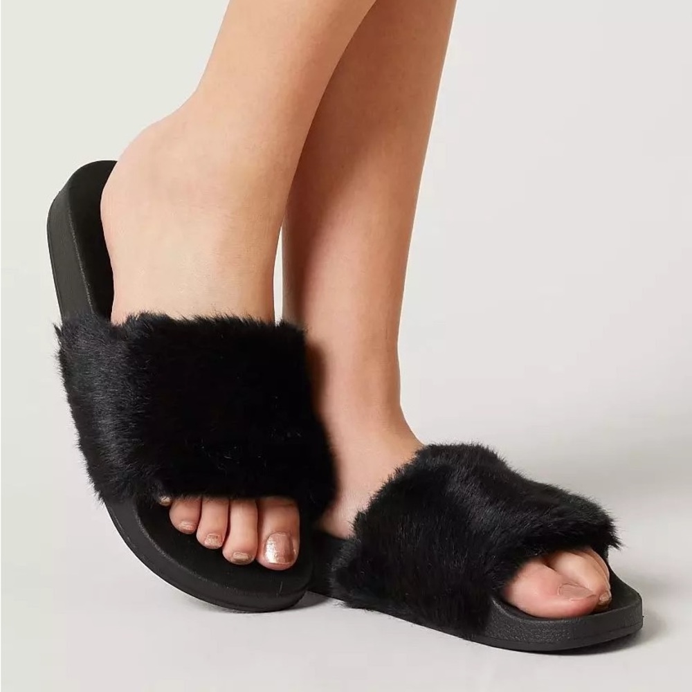 STEVE MADDEN FUR SLIDES